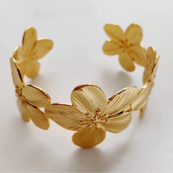 Anthropologie Jewelry - Anthropologie 18K Gold Stainless Steel Flower Cuff Bracelet